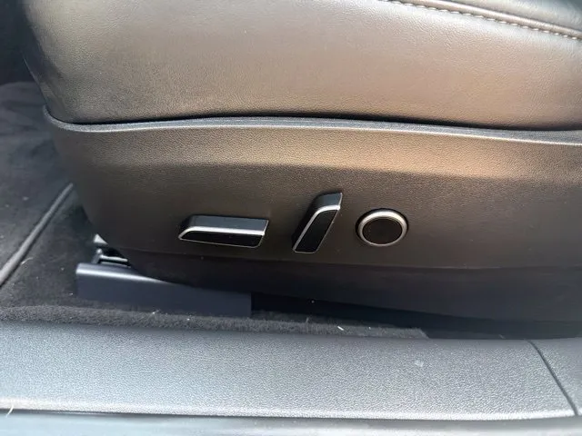 Tesla Model 3 photo 12
