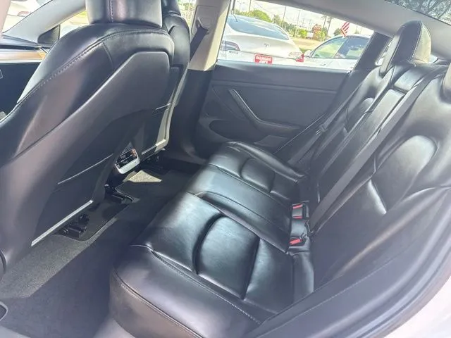 Tesla Model 3 photo 14