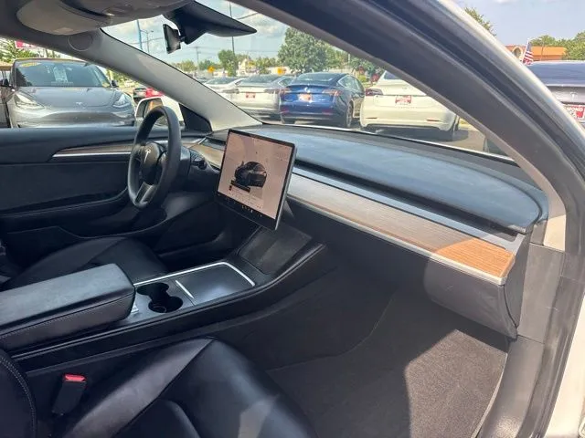 Tesla Model 3 photo 20