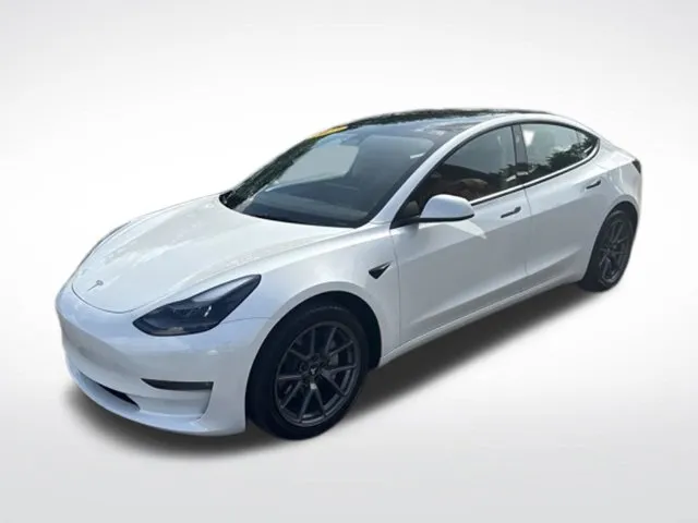 Tesla Model 3 photo 7