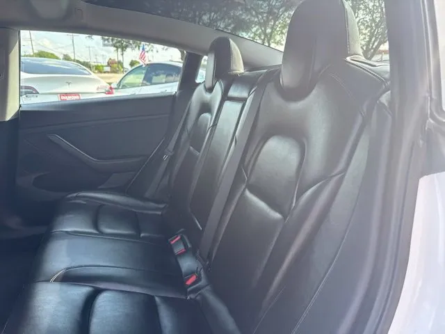 Tesla Model 3 photo 13