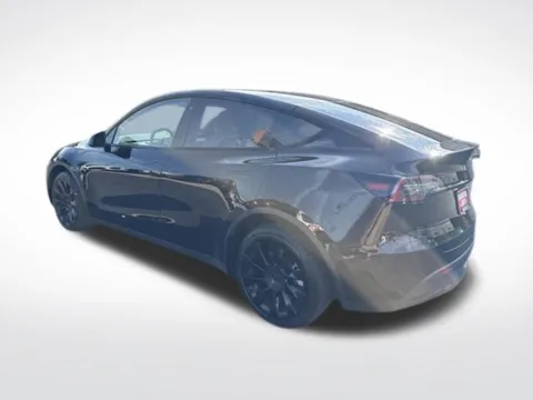 More photos of 2022 Tesla Model Y Long Range at Diamond Jim's Motor Cars, WI