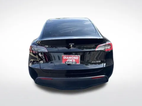 More photos of 2022 Tesla Model Y Long Range at Diamond Jim's Motor Cars, WI