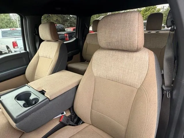 Ford F-150 photo 17