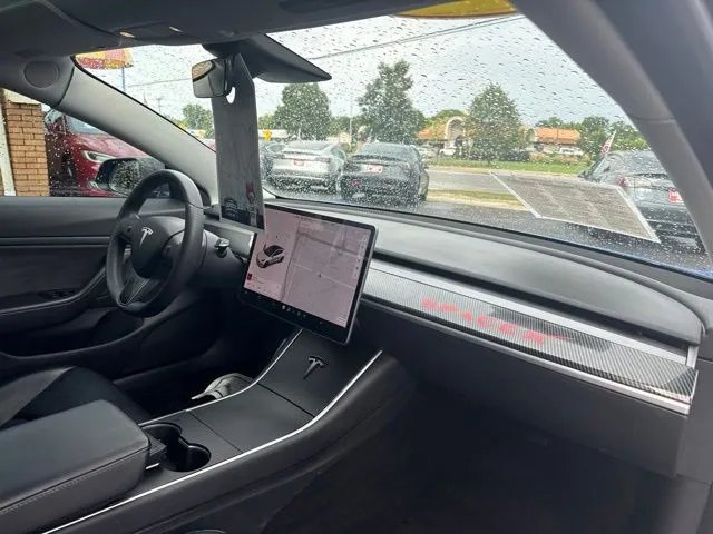 Tesla Model 3 photo 21