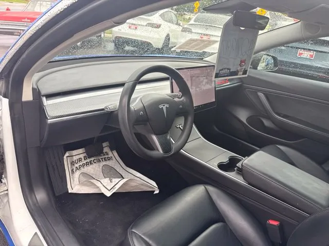 Tesla Model 3 photo 13