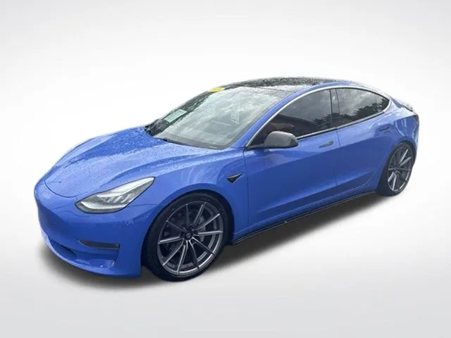 Tesla Model 3 photo 9