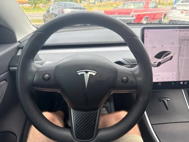 Tesla Model 3 photo 26