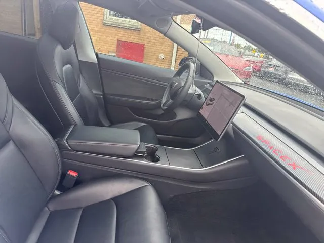 Tesla Model 3 photo 22