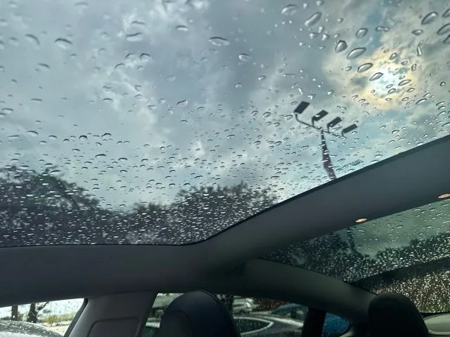 Tesla Model 3 photo 34