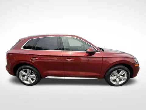 Photos of 2019 Audi Q5 2.0T Premium Plus for sale in Milwaukee, WI at Diamond Jim's Motor Cars