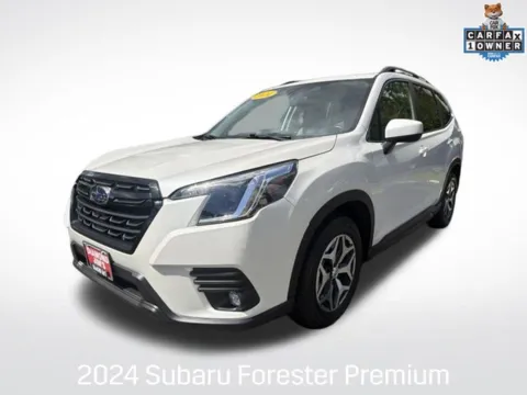 White 2024 Subaru Forester Premium for sale in Milwaukee, WI
