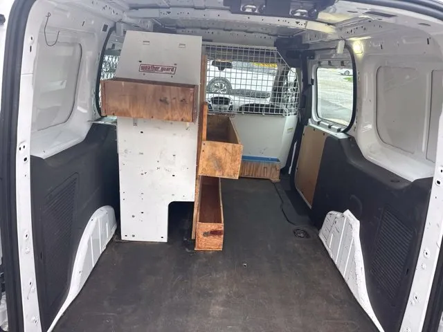 Ford Transit Connect photo 14