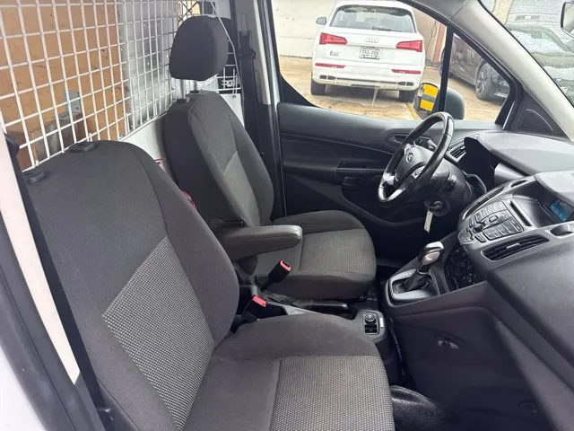 Ford Transit Connect photo 18