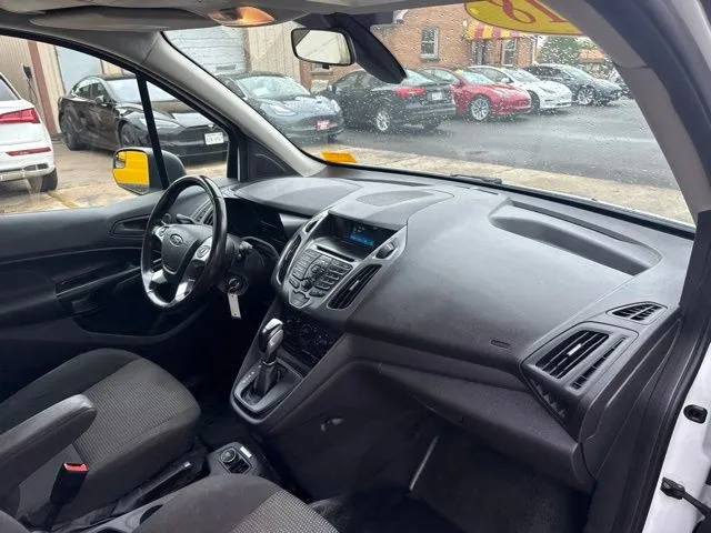 Ford Transit Connect photo 17