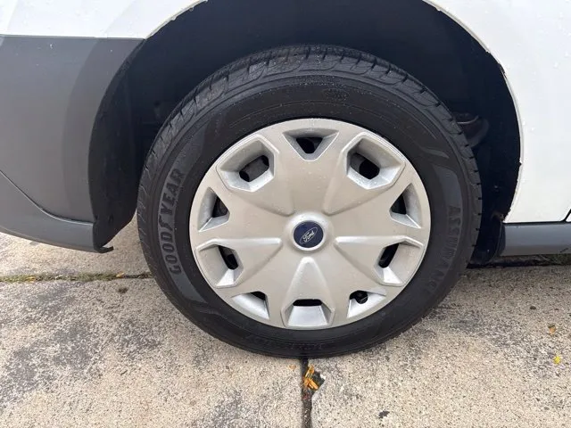 Ford Transit Connect photo 15
