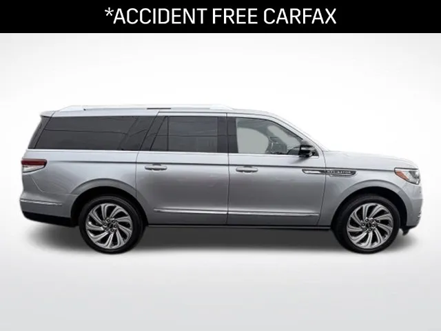 Lincoln Navigator L photo 2
