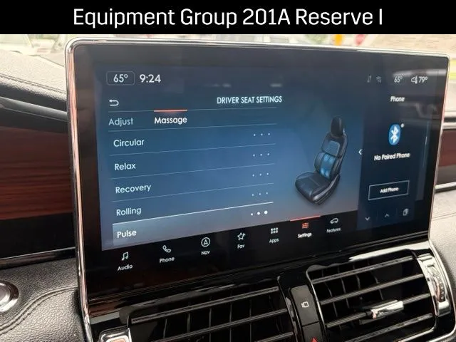 Lincoln Navigator L photo 18