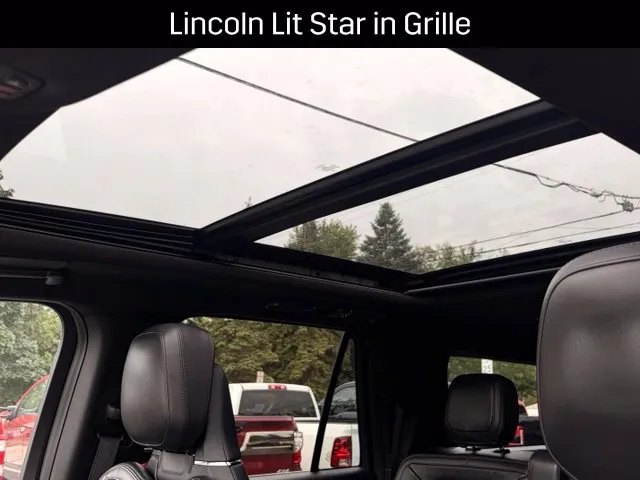 Lincoln Navigator L photo 22