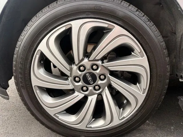 Lincoln Navigator L photo 36
