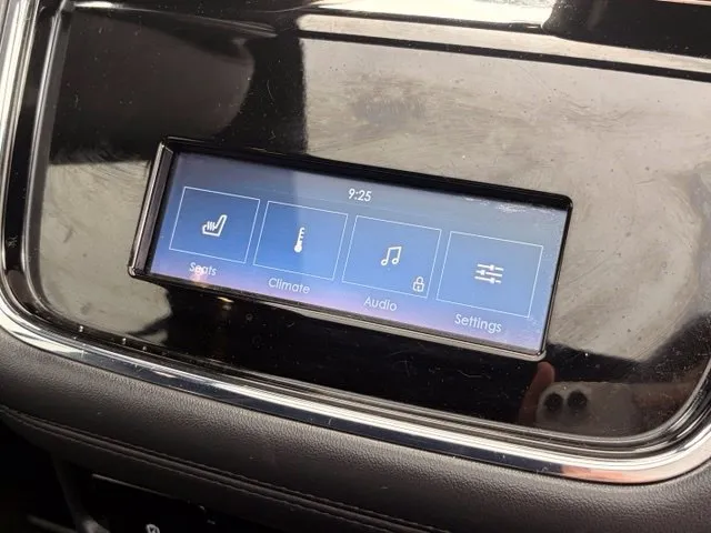 Lincoln Navigator L photo 29