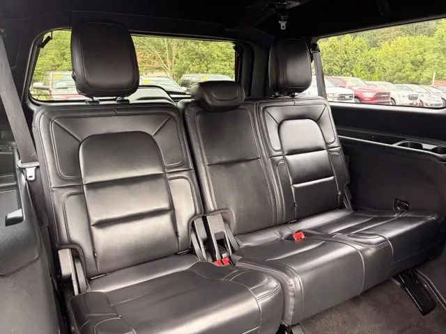 Lincoln Navigator L photo 28