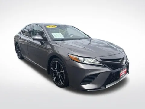 Gray 2018 Toyota Camry XSE for sale in Milwaukee, WI