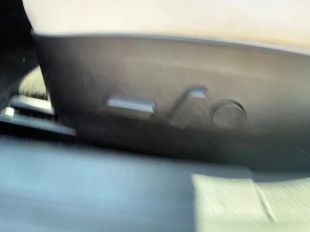 Tesla Model 3 photo 12