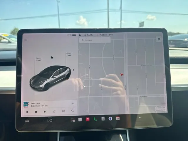 Tesla Model 3 photo 28