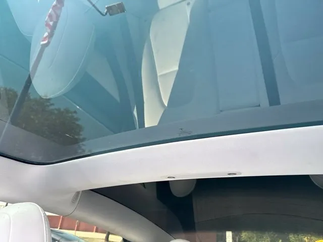 Tesla Model 3 photo 33