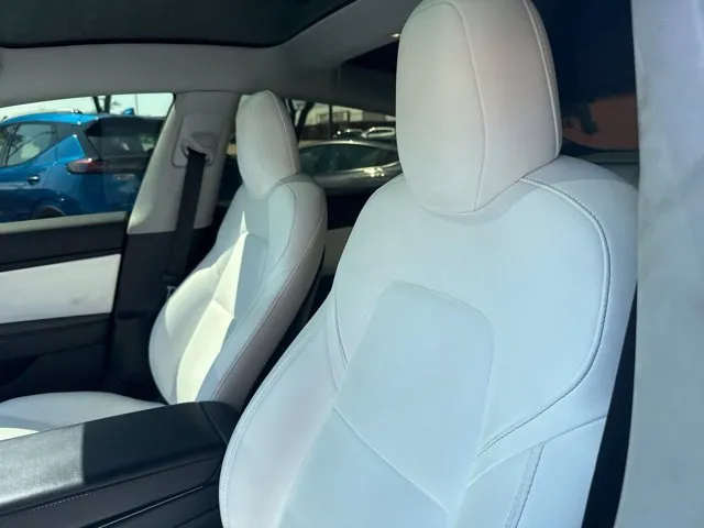 Tesla Model 3 photo 10