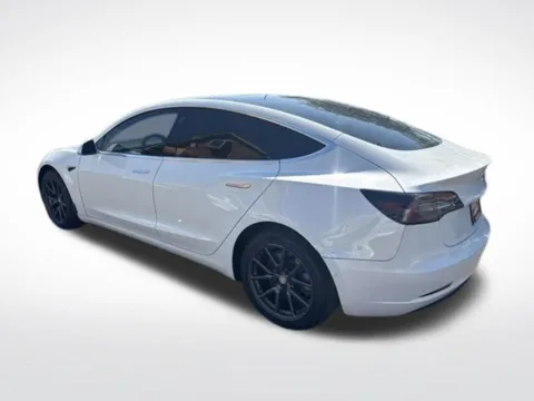 More photos of 2019 Tesla Model 3 Long Range at Diamond Jim's Motor Cars, WI