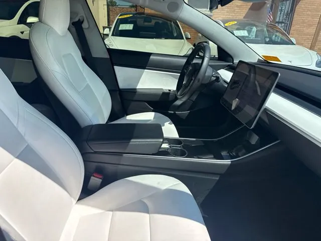 Tesla Model 3 photo 21