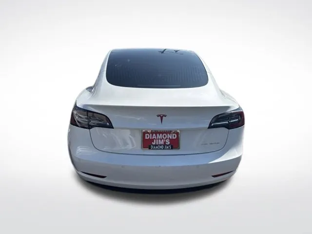 Tesla Model 3 photo 4