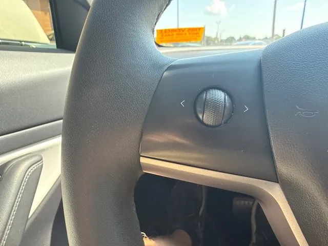 Tesla Model 3 photo 26