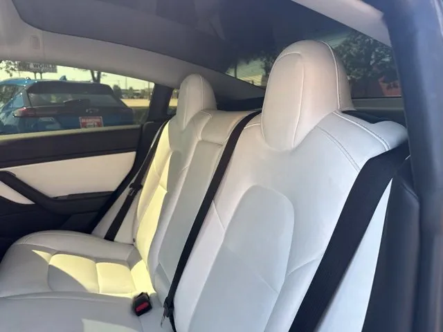 Tesla Model 3 photo 13