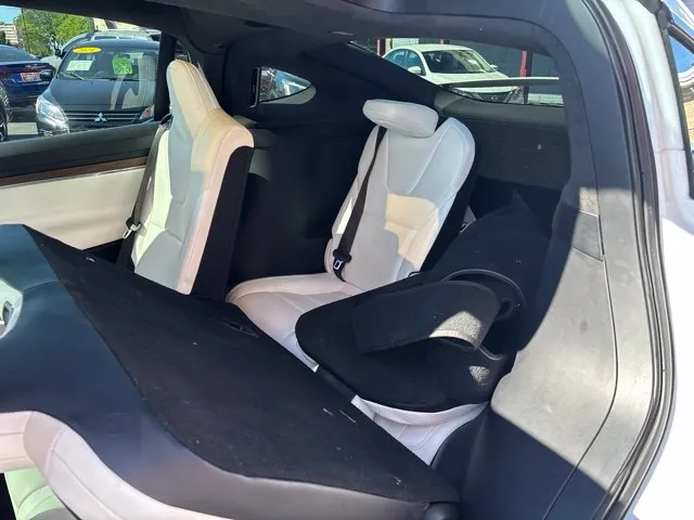 Tesla Model X photo 19