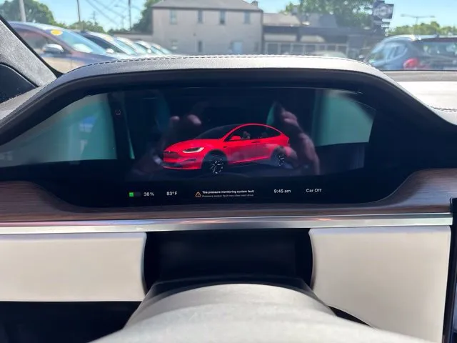 Tesla Model X photo 12