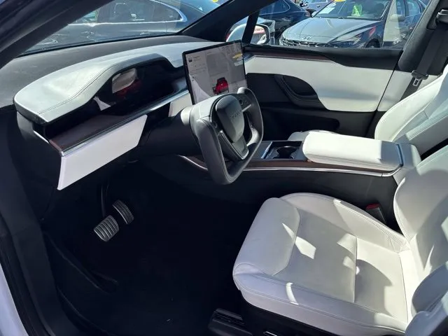 Tesla Model X photo 17