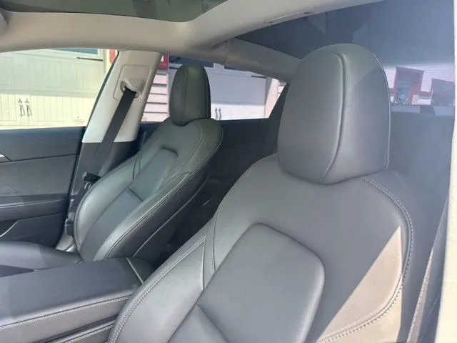 Tesla Model 3 photo 11