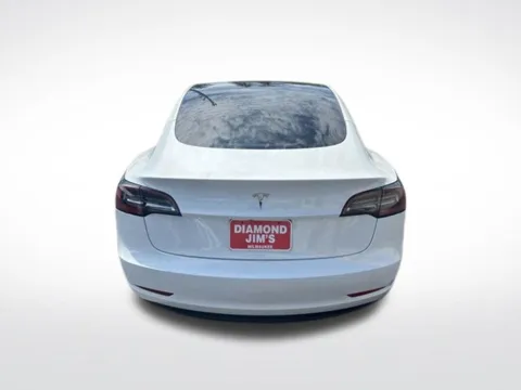 More photos of 2023 Tesla Model 3 at Diamond Jim's Motor Cars, WI