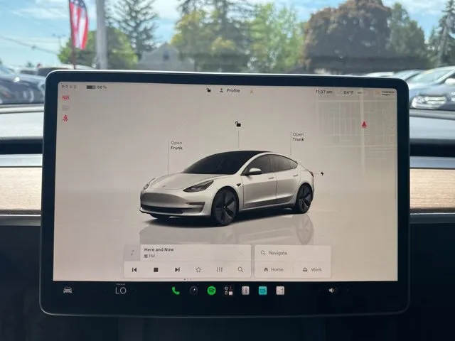 Tesla Model 3 photo 29