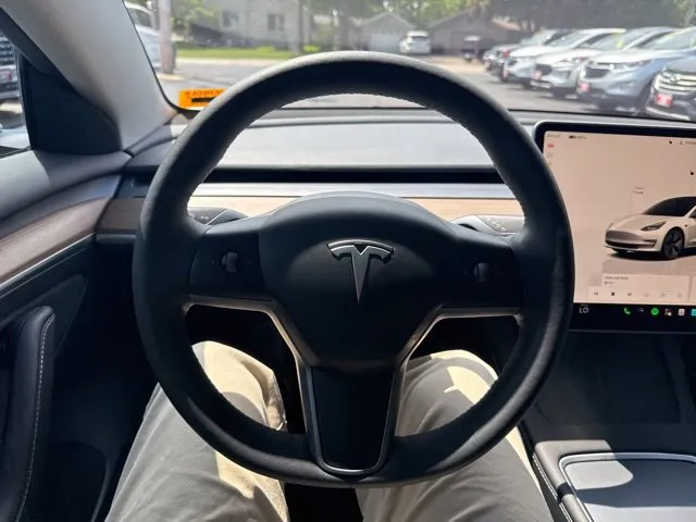 Tesla Model 3 photo 26