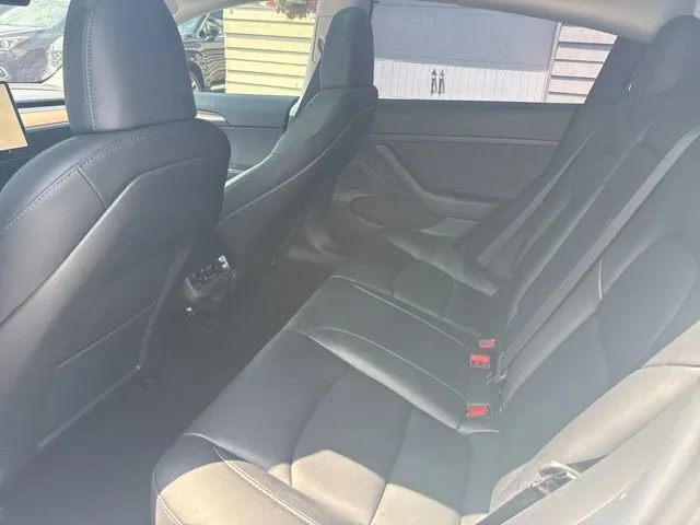 Tesla Model 3 photo 15