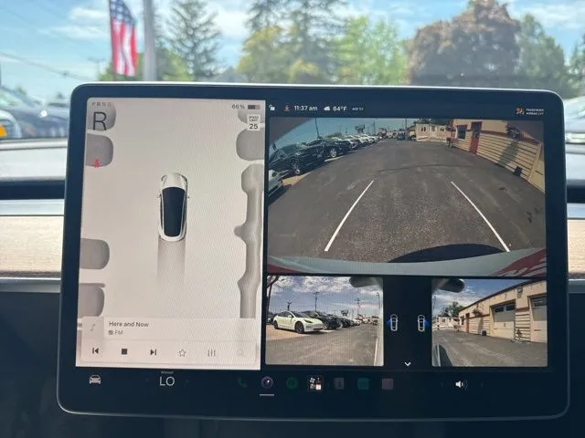 Tesla Model 3 photo 32