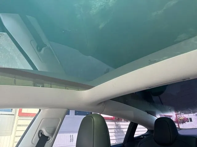 Tesla Model 3 photo 33