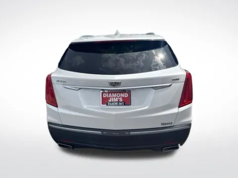 Another view of 2017 Cadillac XT5 Luxury for sale in Milwaukee, WI at Diamond Jim's Motor Cars