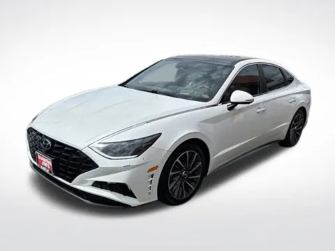 Another view of 2020 Hyundai Sonata Limited for sale in Milwaukee, WI at Diamond Jim's Motor Cars