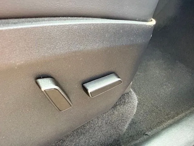 Tesla Model Y photo 22