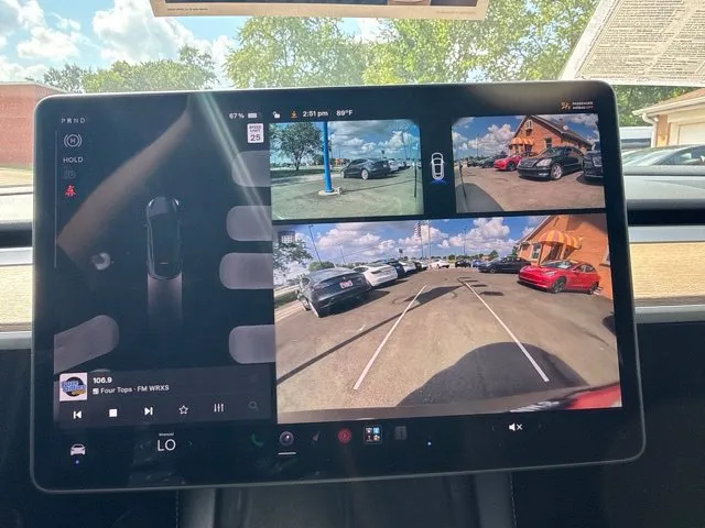 Tesla Model Y photo 32